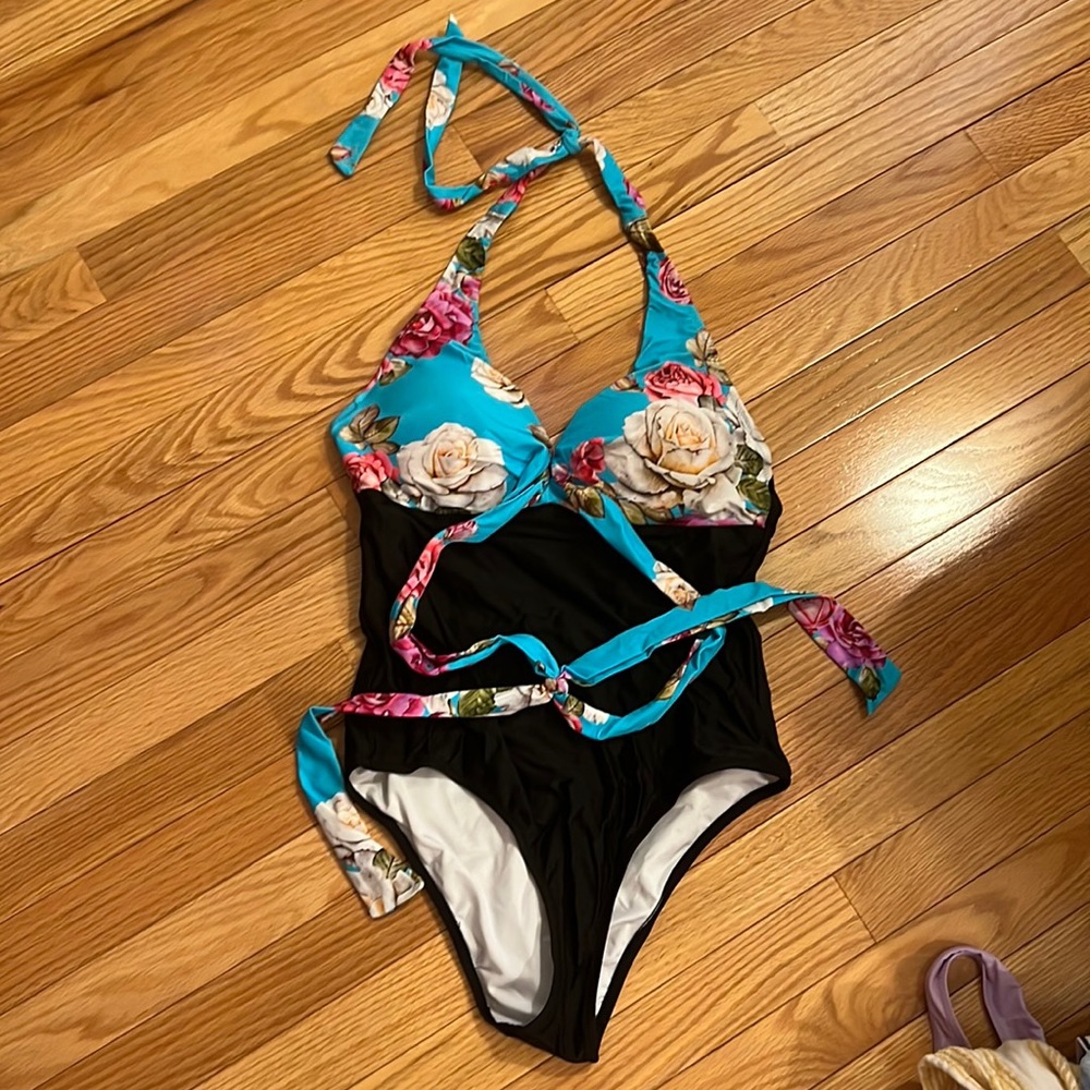 CUPSHE bathing suit